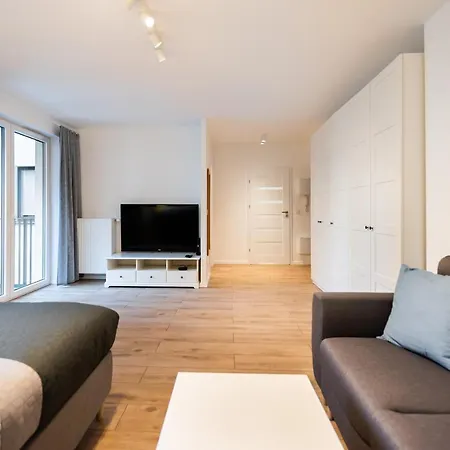 Develia Mala Praga Charming By Bookinghost